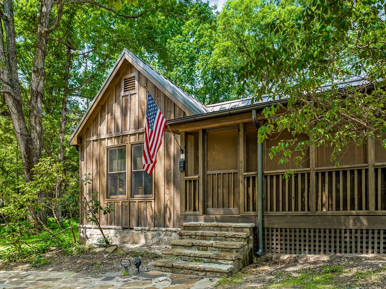 Charming Spacious Cabin with Fire Pit and BBQ in Mentone, Alabama