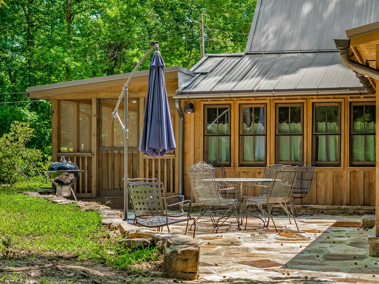 Charming Spacious Cabin with Fire Pit and BBQ in Mentone, Alabama