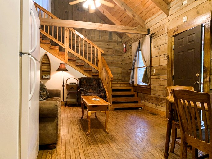 Cabins (United States of America, Monterville, West Virginia)