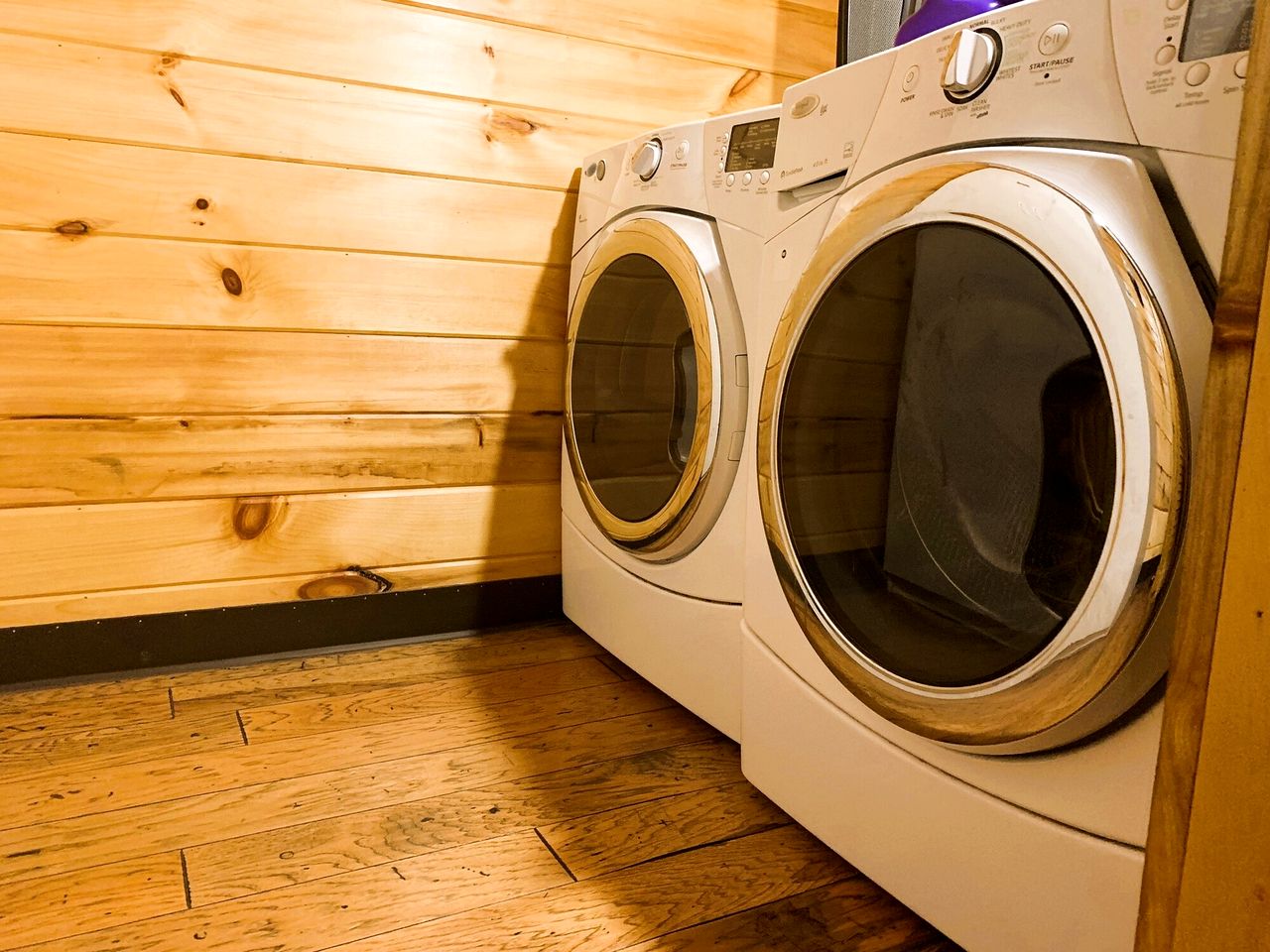 Charming Spacious Cabin Ideal for Families or Small Groups in West Virginia