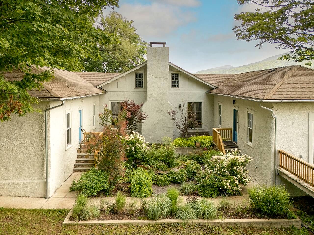 Charming Spanish Courtyard Retreat with Garden & Porch Views in Margaretville, New York