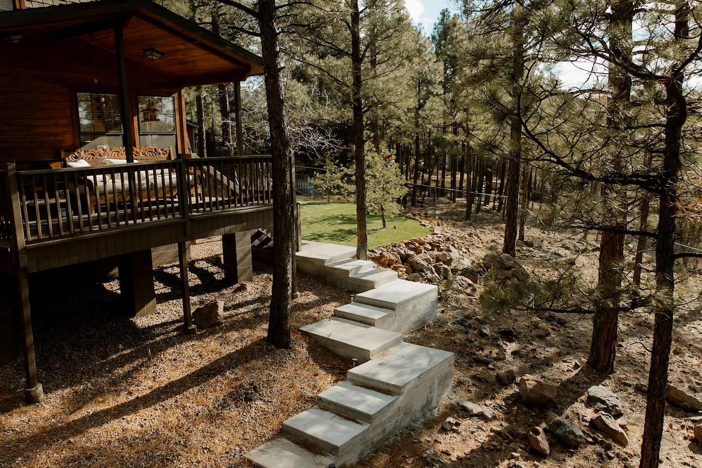 Charming Sunset-View Mountain Cabin with Unique Gothic Décor near Fool Hollow Lake in Show Low, Arizona