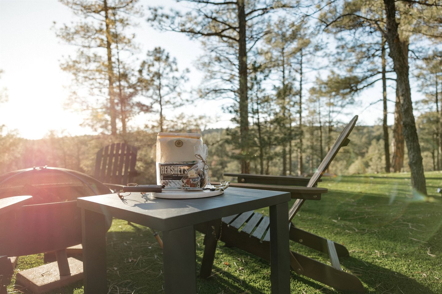 Charming Sunset-View Mountain Cabin with Unique Gothic Décor near Fool Hollow Lake in Show Low, Arizona