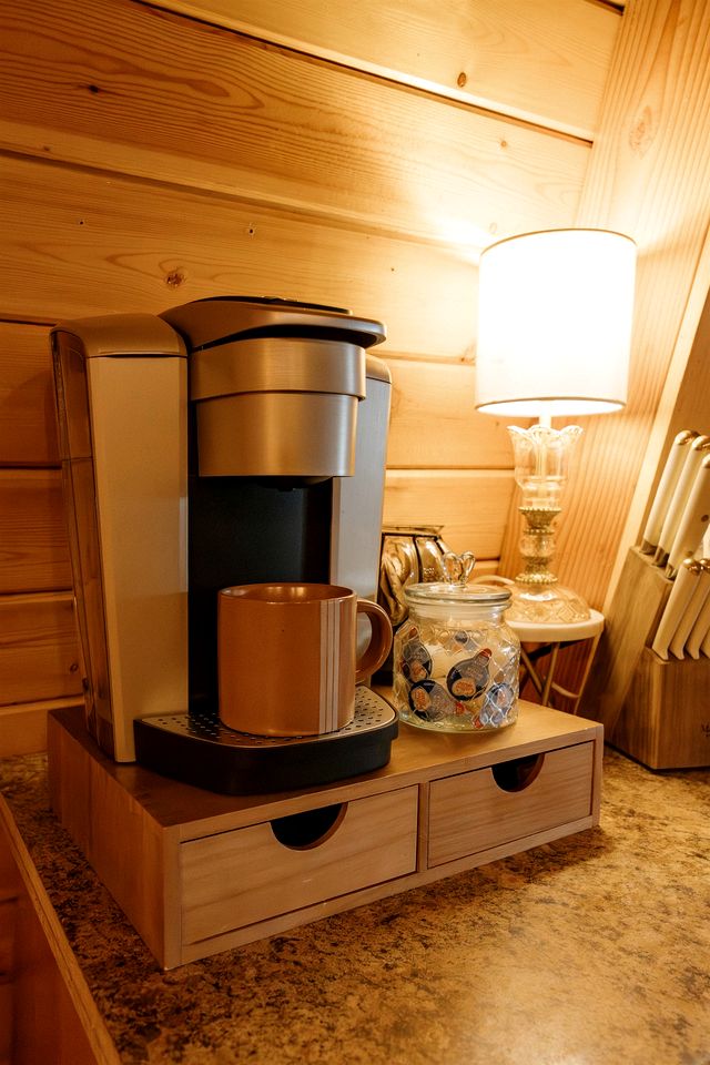 Charming Sunset-View Mountain Cabin with Unique Gothic Décor near Fool Hollow Lake in Show Low, Arizona