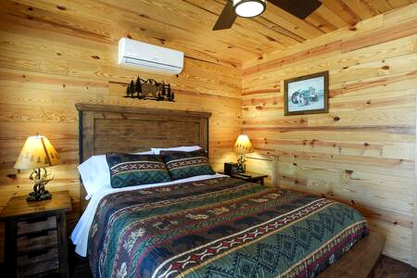 Charming Texas Retreat in this Pet-Friendly Cabin near Waco