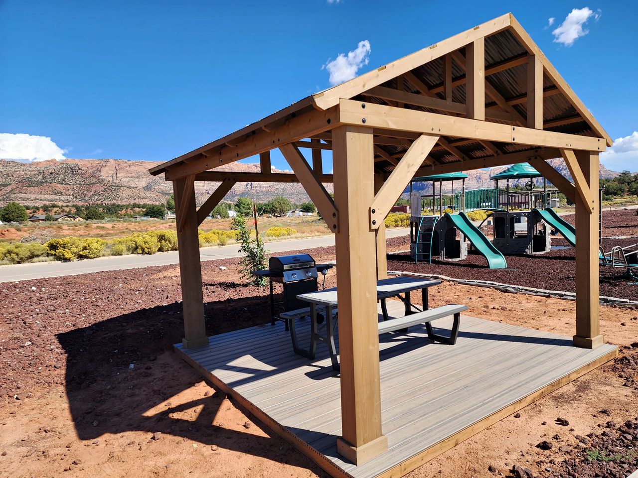 Your Private Oasis: Charming Tiny Home with BBQ and Deck in Apple Valley, Utah