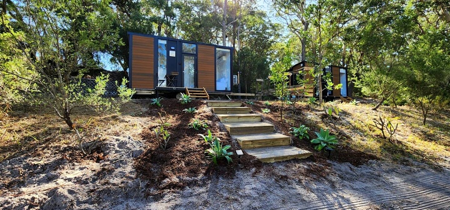 Charming Tiny House with Amazing Vineyard and Landscape Views in New South Wales, Australia