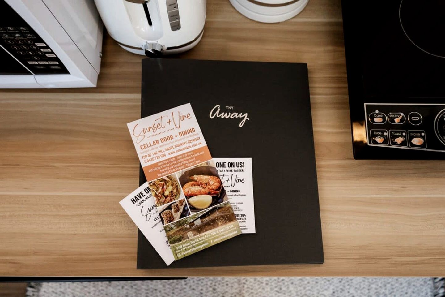 Charming Tiny House with Amazing Vineyard and Landscape Views in New South Wales, Australia