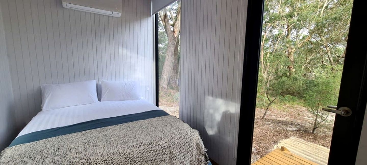 Charming Tiny House with Amazing Vineyard and Landscape Views in New South Wales, Australia