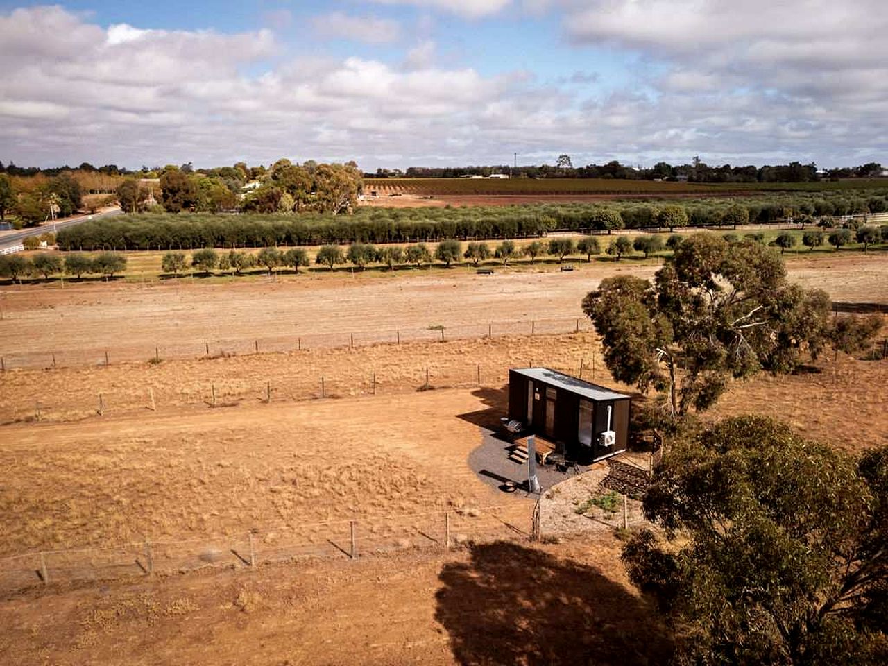 Charming Tiny House with Fire Pit in Victoria