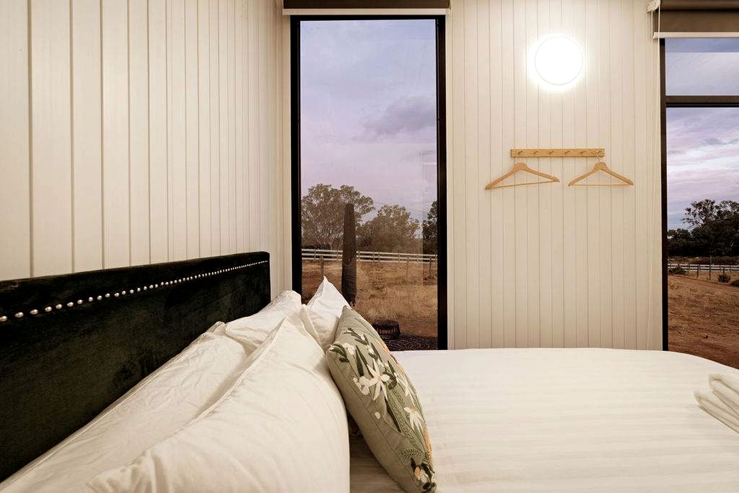 Charming Tiny House with Fire Pit in Victoria