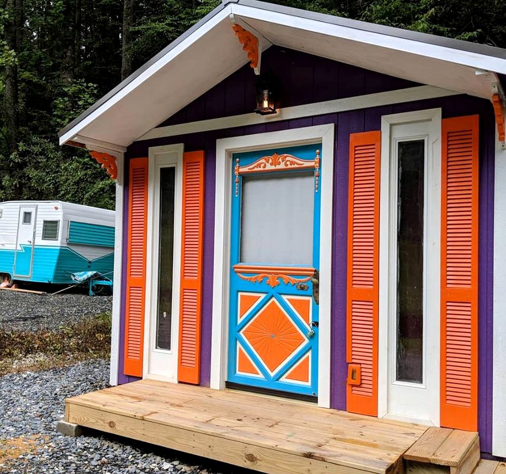 Tiny House Asheville, North Carolina Glamping Hub