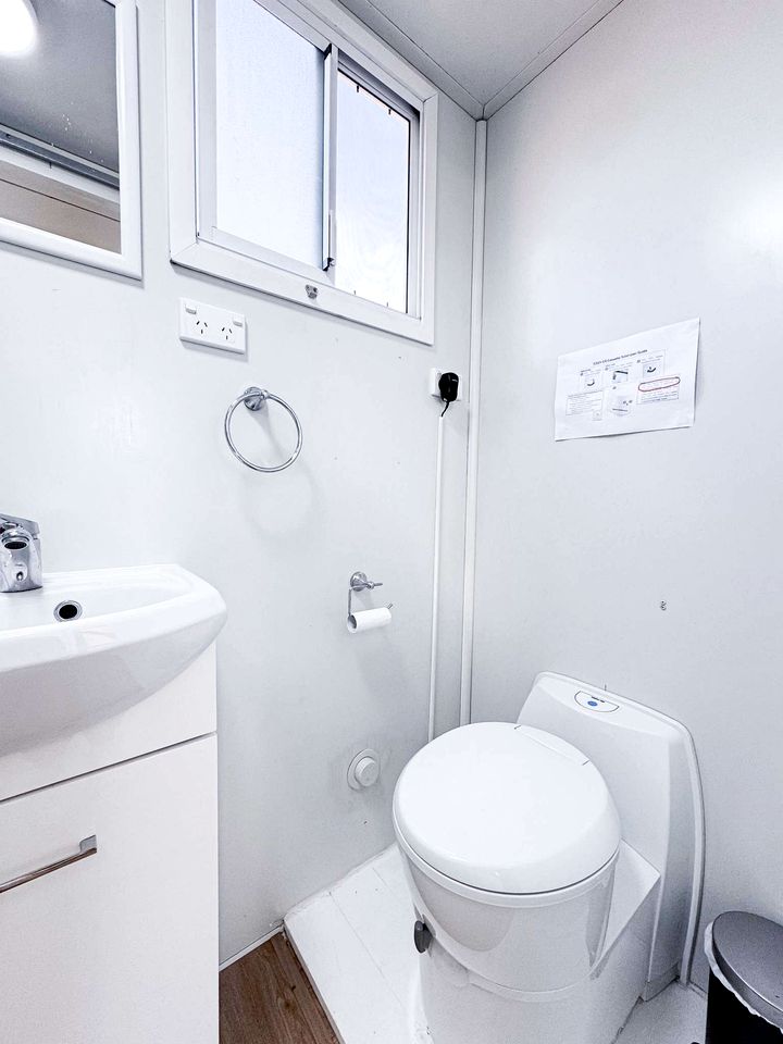 Charming Tiny House Overlooking the Table Top Mountains and Surrounded by Nature in Jindera, New South Wales