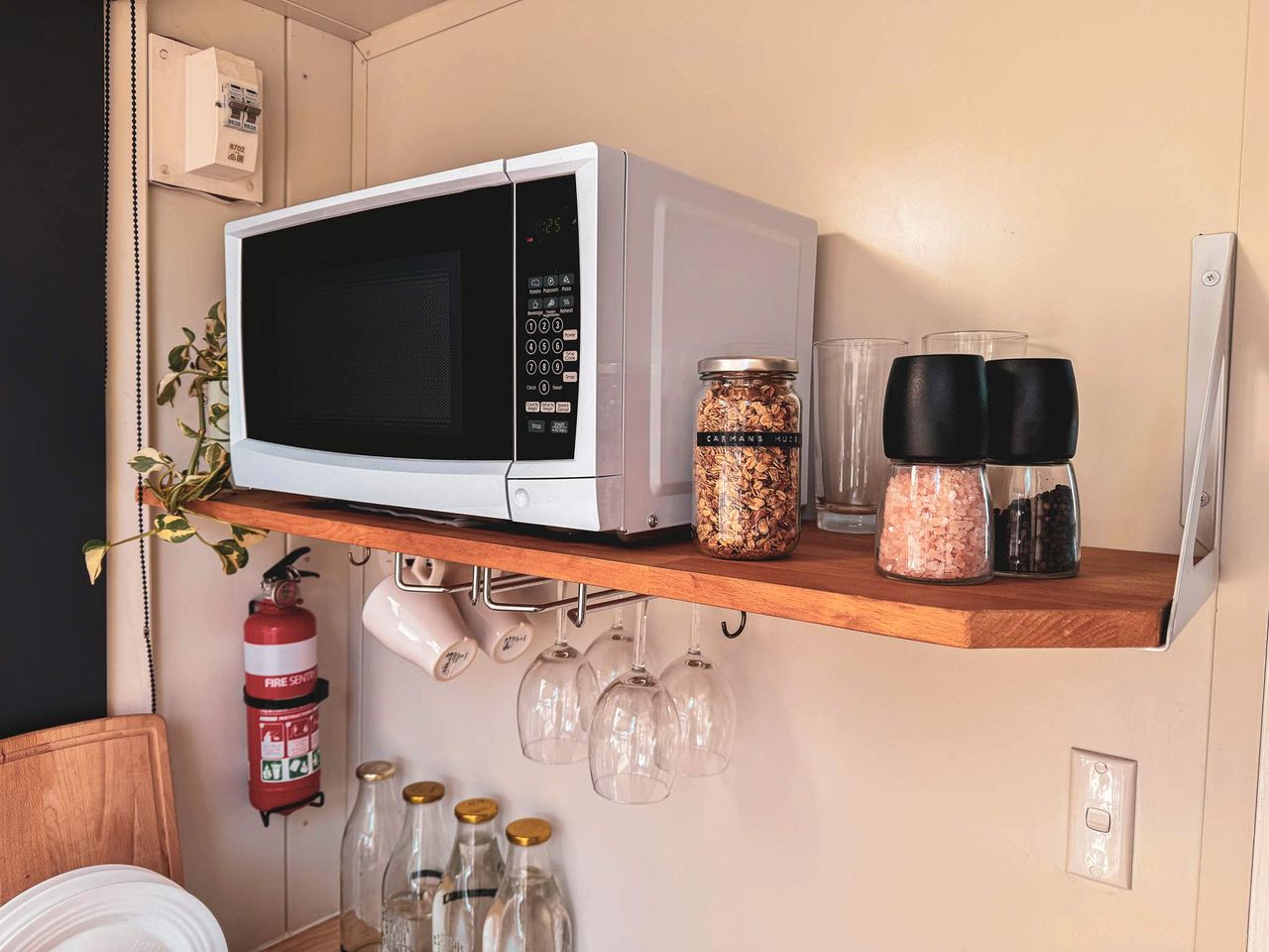 Charming Tiny House Overlooking the Table Top Mountains and Surrounded by Nature in Jindera, New South Wales