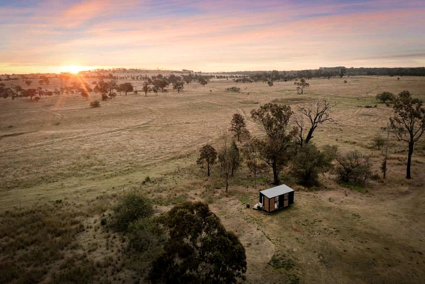 Charming Tiny House with Panoramic Views of the Valley in Queensland, Australia
