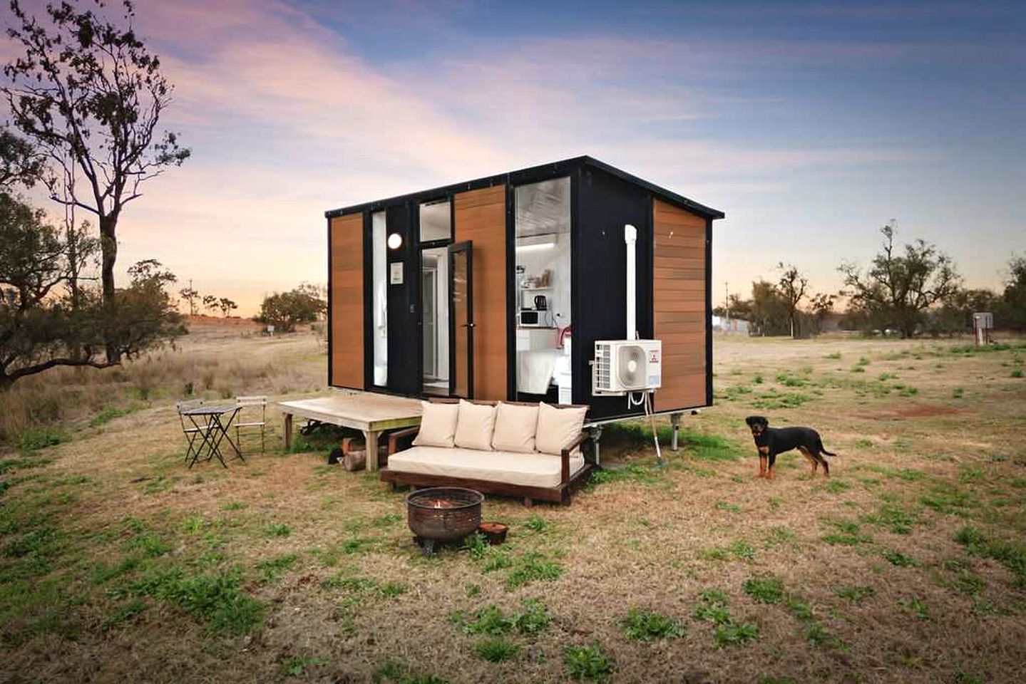 Charming Tiny House with Panoramic Views of the Valley in Queensland, Australia