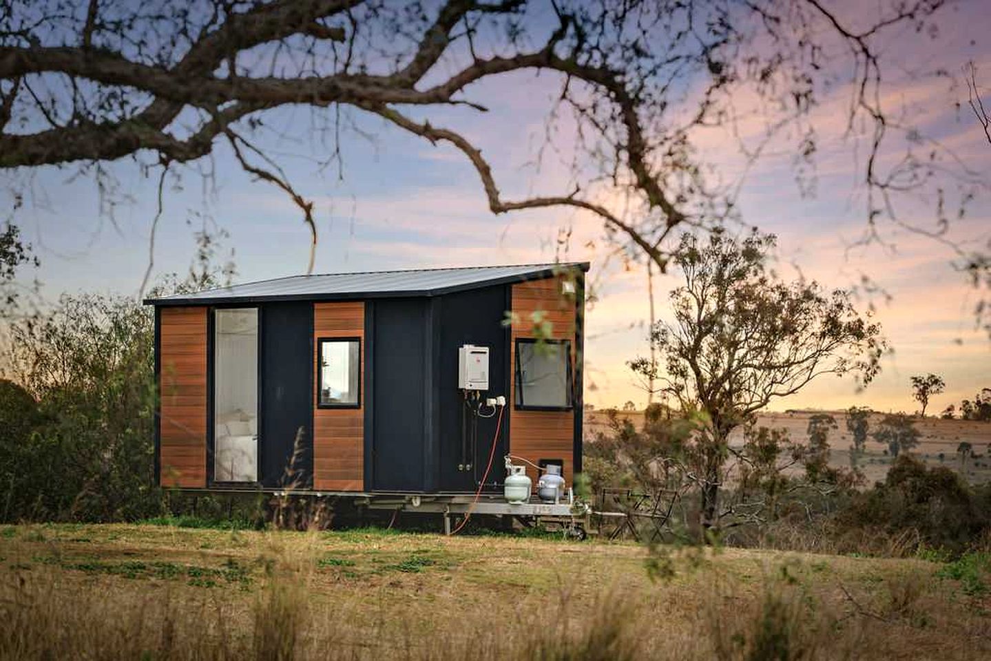 Charming Tiny House with Panoramic Views of the Valley in Queensland, Australia
