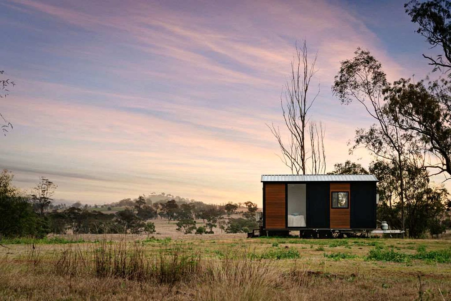 Charming Tiny House with Panoramic Views of the Valley in Queensland, Australia