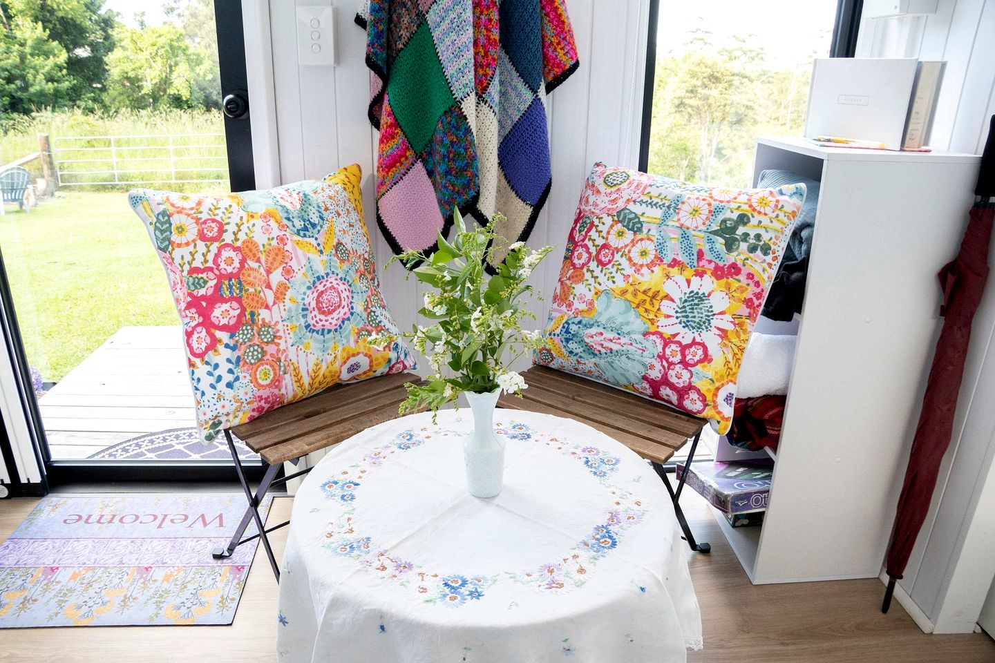 Charming Tiny House with Stunning Landscapes and Abundant Wildlife in Queensland, Australia