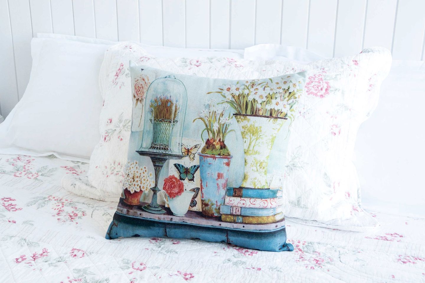 Charming Tiny House with Stunning Landscapes and Abundant Wildlife in Queensland, Australia