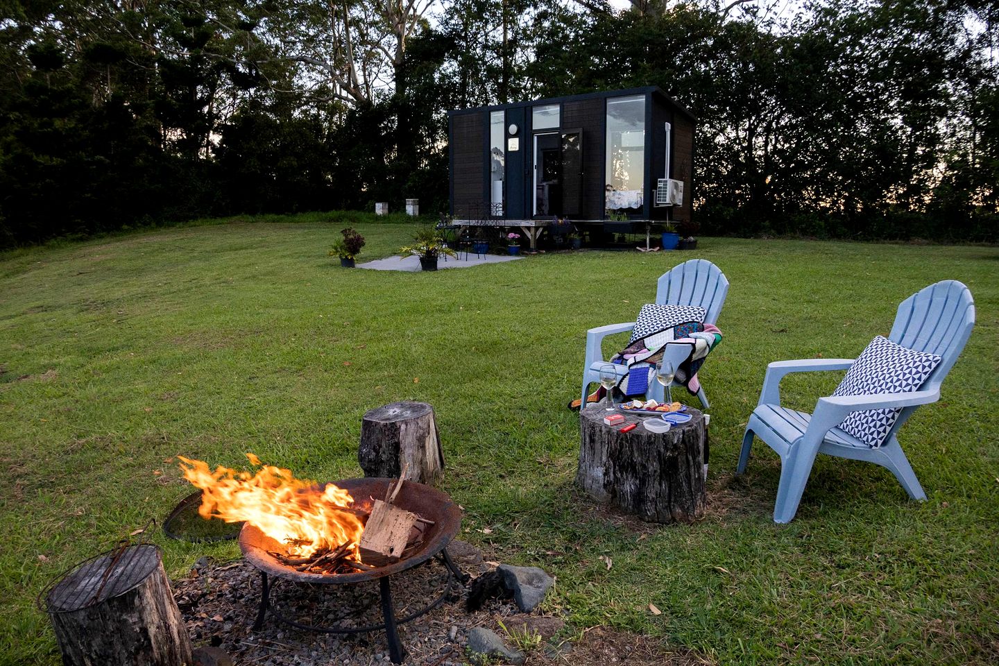 Charming Tiny House with Stunning Landscapes and Abundant Wildlife in Queensland, Australia