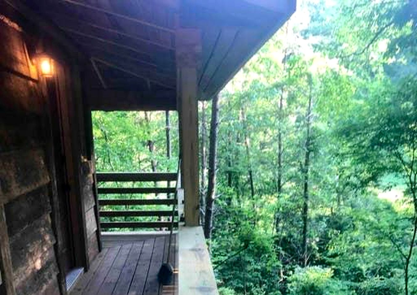 Charming Tree House with a Hot Tub in Chattahoochee National Forest, Georgia