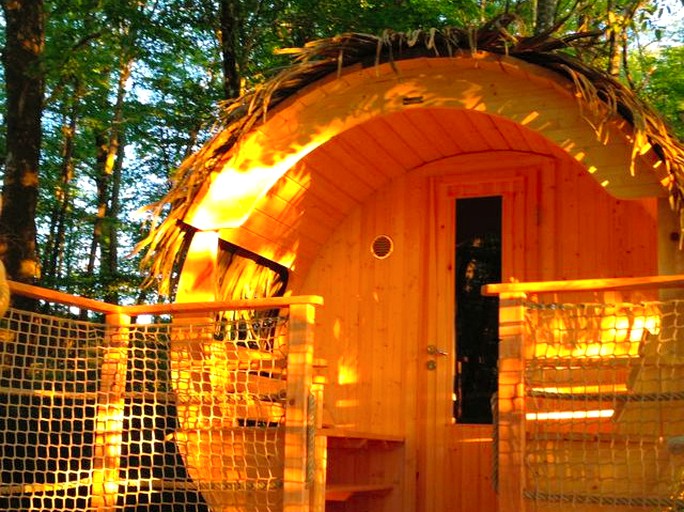 Tree Houses (Pompignac, Nouvelle-Aquitaine, France)