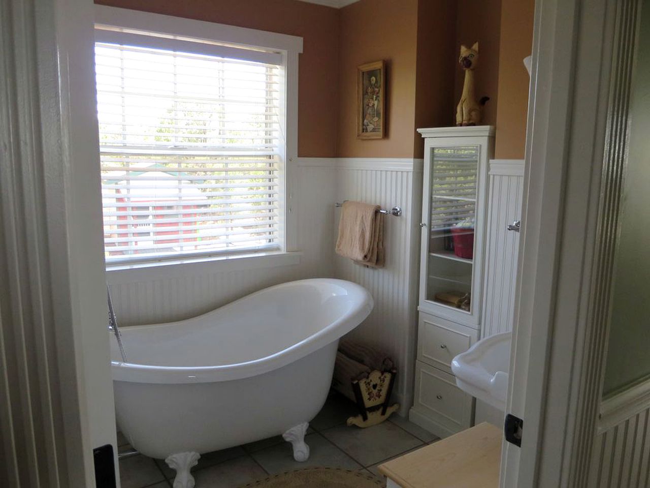 Charming Two-Story Ranch with an Outdoor Lounge in Williams, Arizona