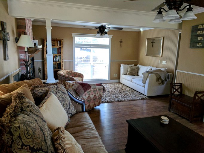 Cabins (Williams, Arizona, United States)