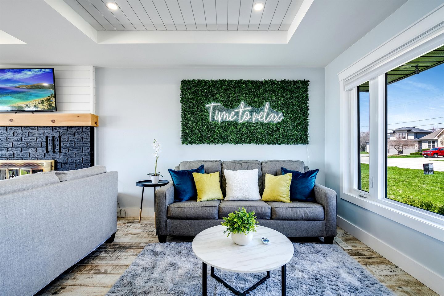 Charming Lakefront Vacation Rental on Lake Erie for a Memorable Family Escape in Leamington, Ontario