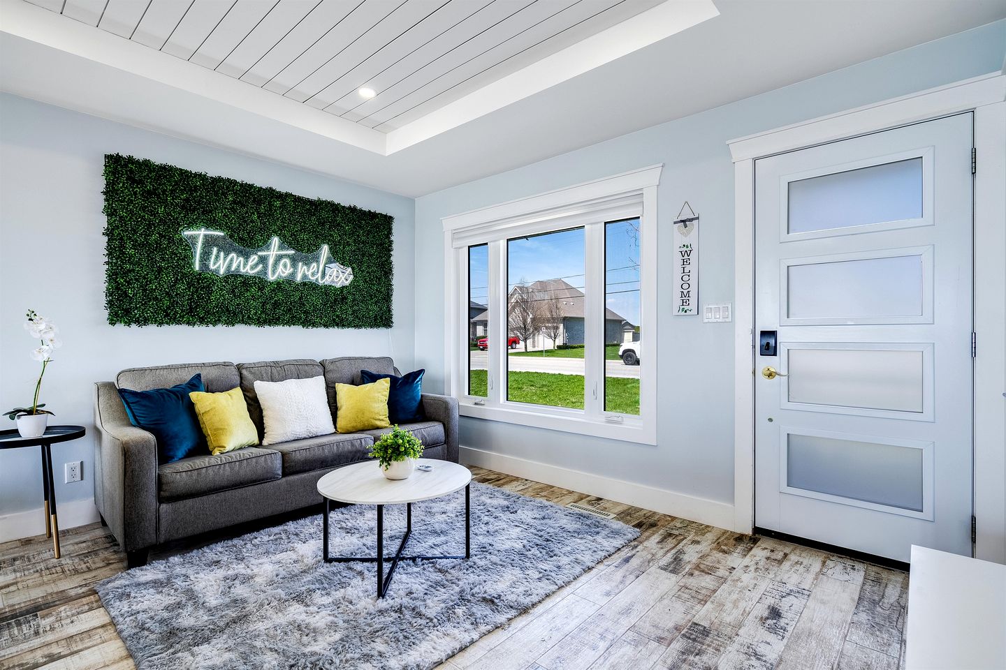 Charming Lakefront Vacation Rental on Lake Erie for a Memorable Family Escape in Leamington, Ontario