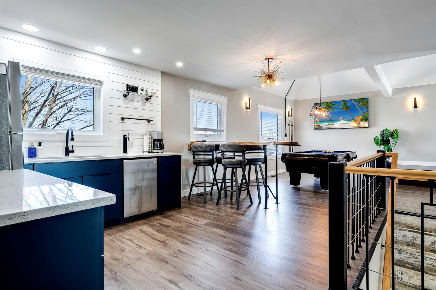 Charming Lakefront Vacation Rental on Lake Erie for a Memorable Family Escape in Leamington, Ontario