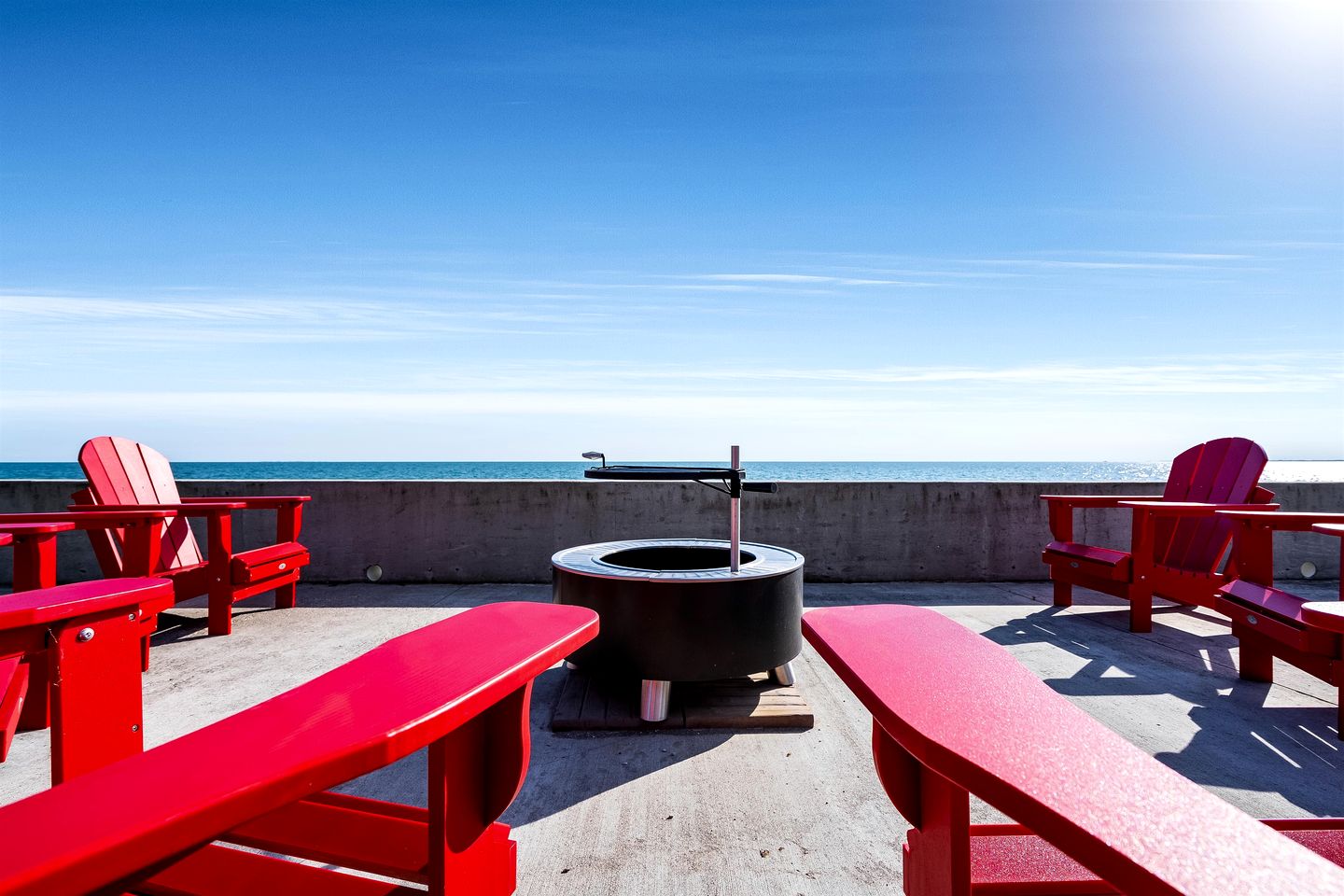 Charming Lakefront Vacation Rental on Lake Erie for a Memorable Family Escape in Leamington, Ontario