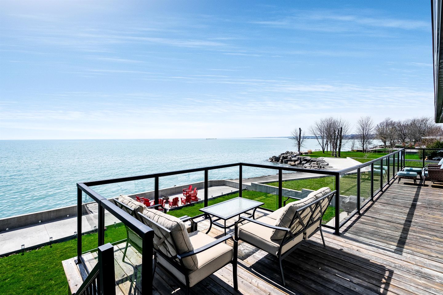 Charming Lakefront Vacation Rental on Lake Erie for a Memorable Family Escape in Leamington, Ontario