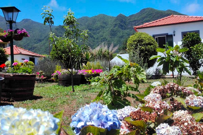 Cottages (São Vicente, Madeira, Portugal)