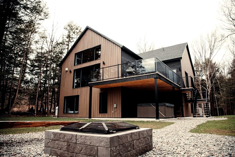 Villas (Canada, Newport, Nova Scotia)