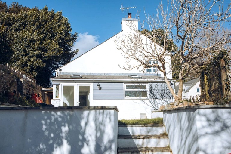 Charming Welsh Cottage with Log Burner & Garden near Tenby, Pembrokeshire