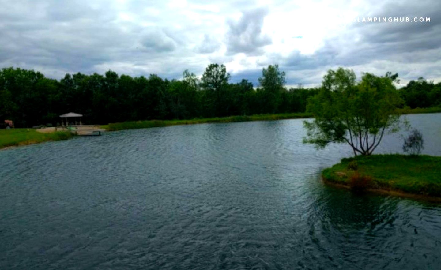Charming Waterfront Cottage with Fishing and Kayaking near Salamonie River State Forest, Indiana