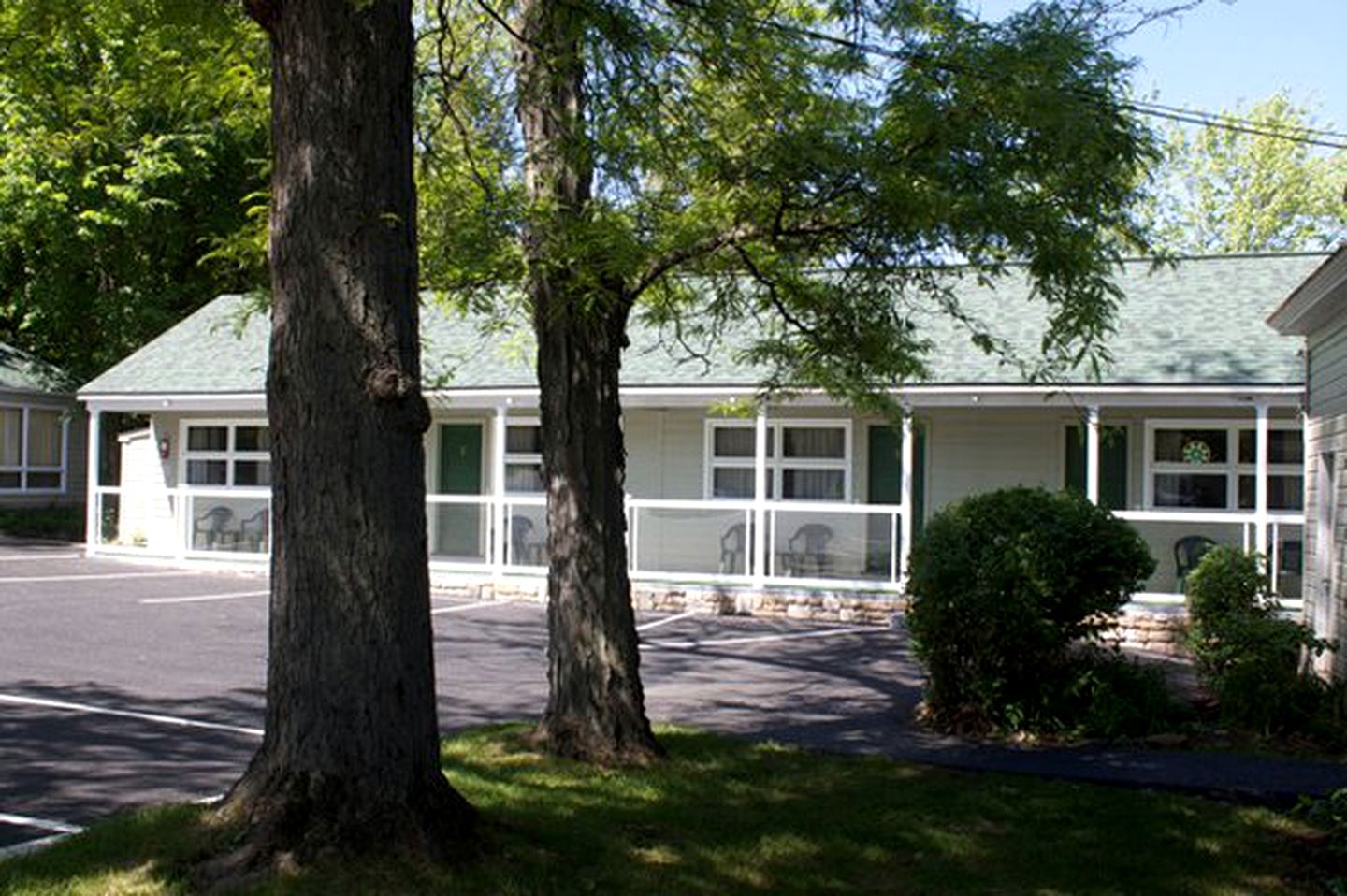Charming Waterfront Suites on Lake George in Upstate New York