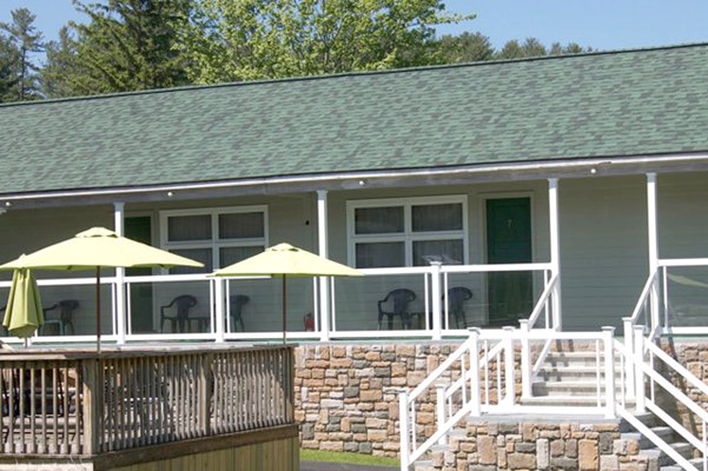 Charming Waterfront Suites on Lake George in Upstate New York