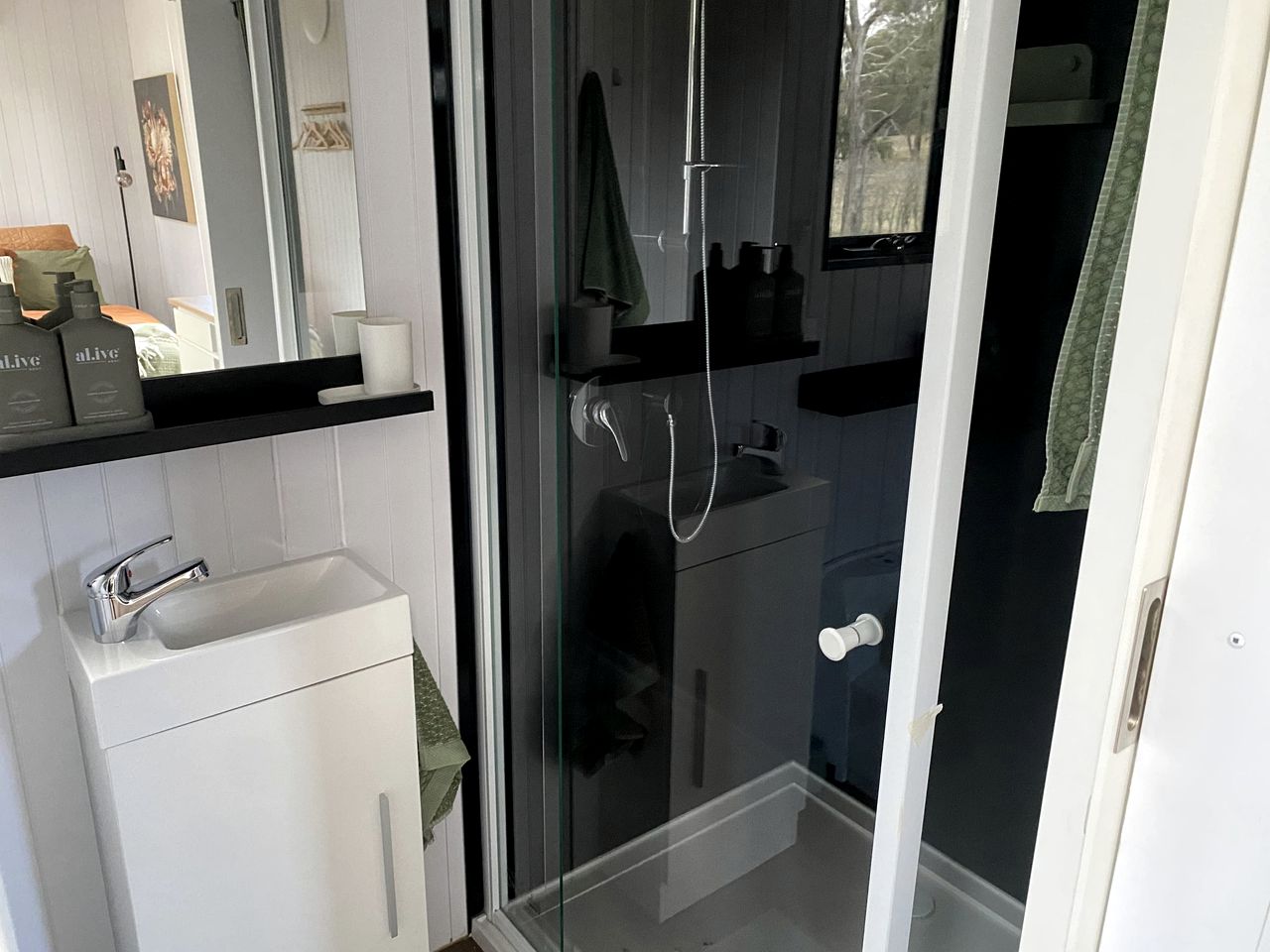 Charmingly Tiny House in Springmount, Victoria