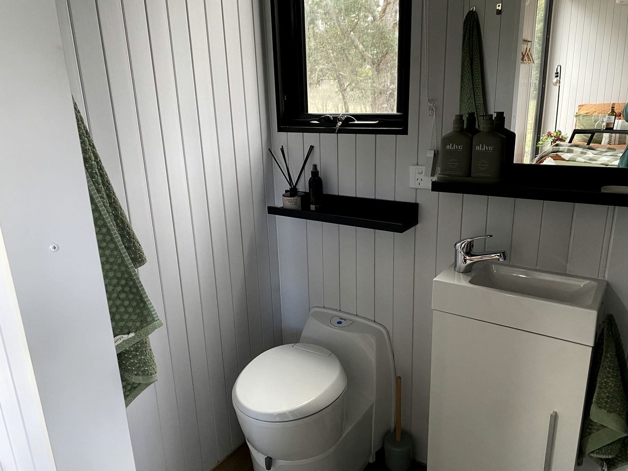 Charmingly Tiny House in Springmount, Victoria