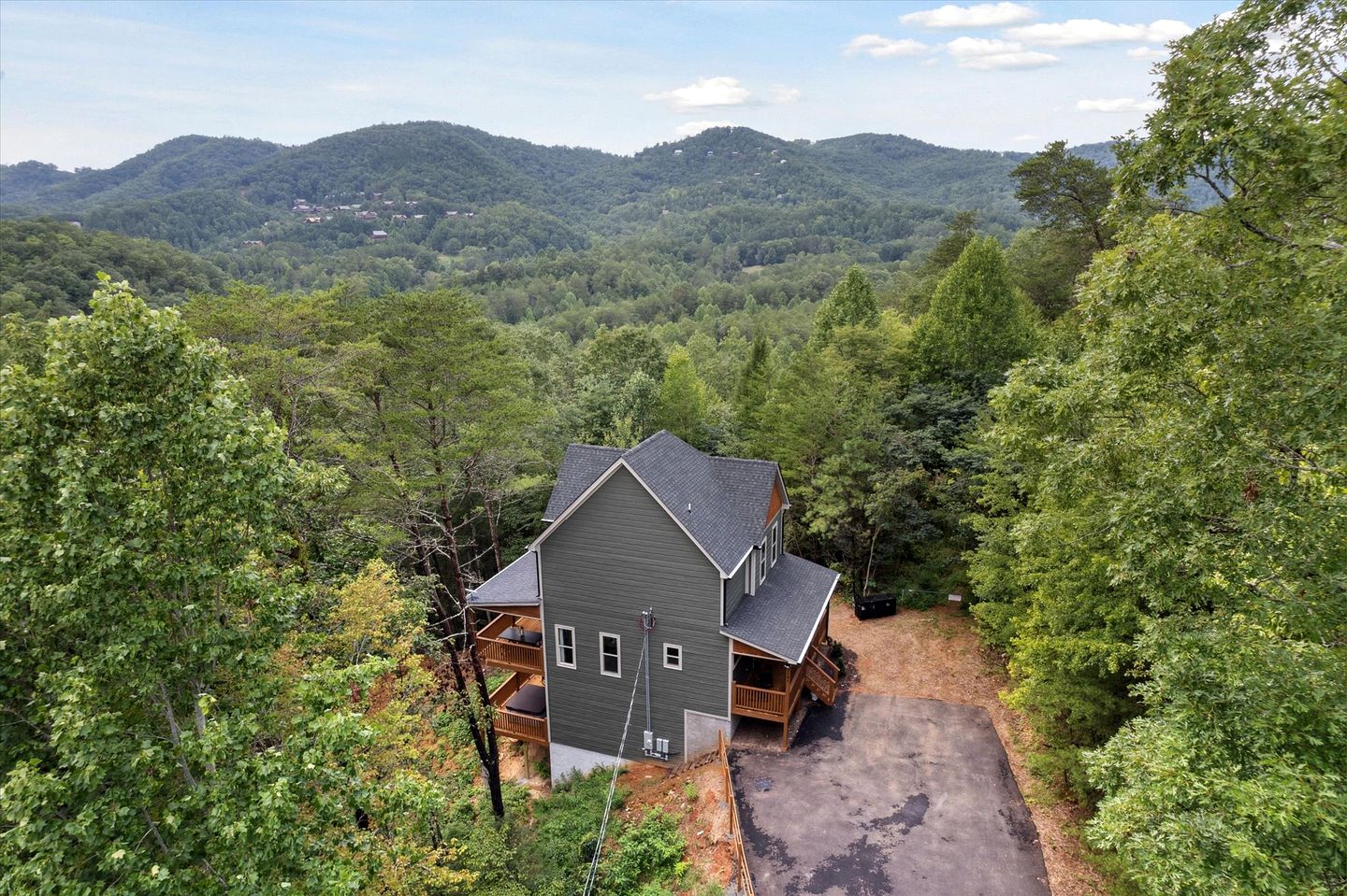 Impressive Cabin Retreat with Game Room and Beautiful Exterior Living Space in Sevierville, Tennessee