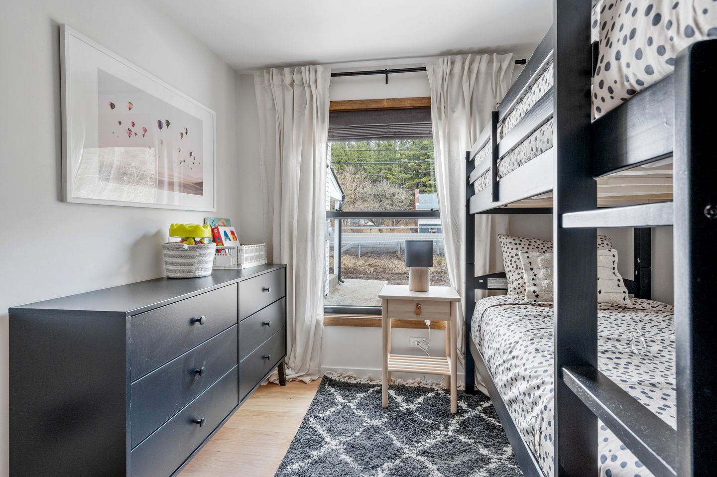 Luminous Cabin with Outdoor Private Deck and BBQ in NY