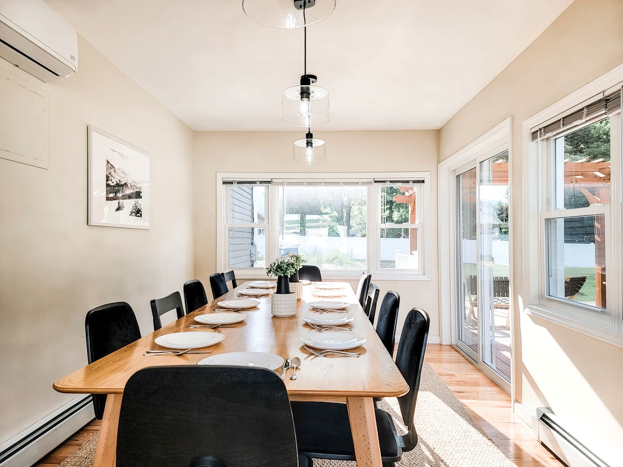 Splendid Ski Cabin with Pool Table, Jacuzzi and Large Backyard in New York