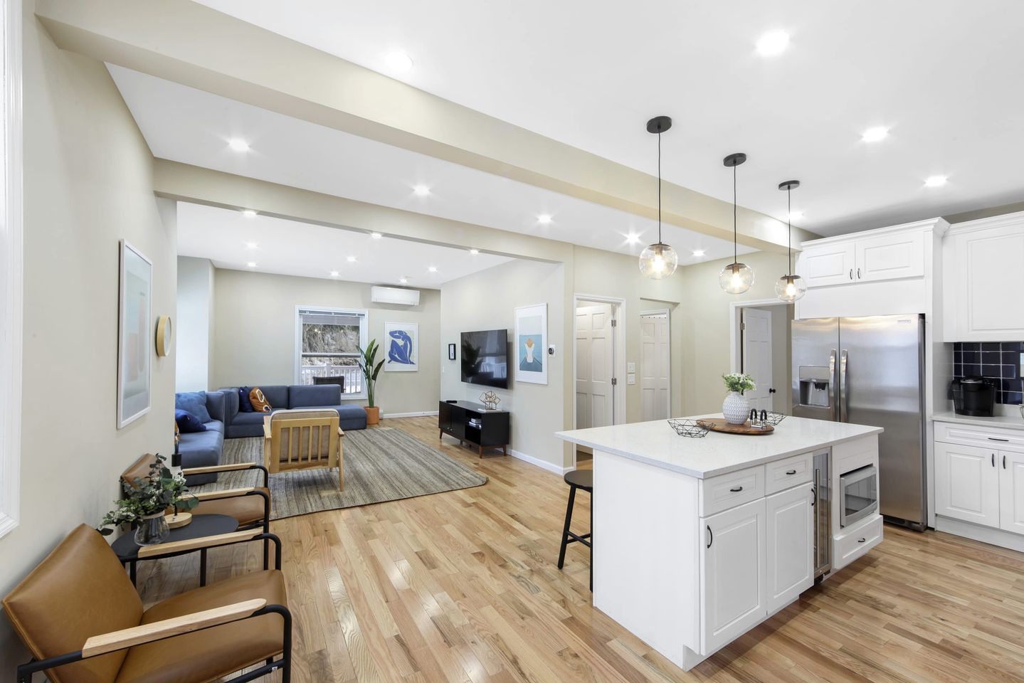 Splendid Ski Cabin with Pool Table, Jacuzzi and Large Backyard in New York