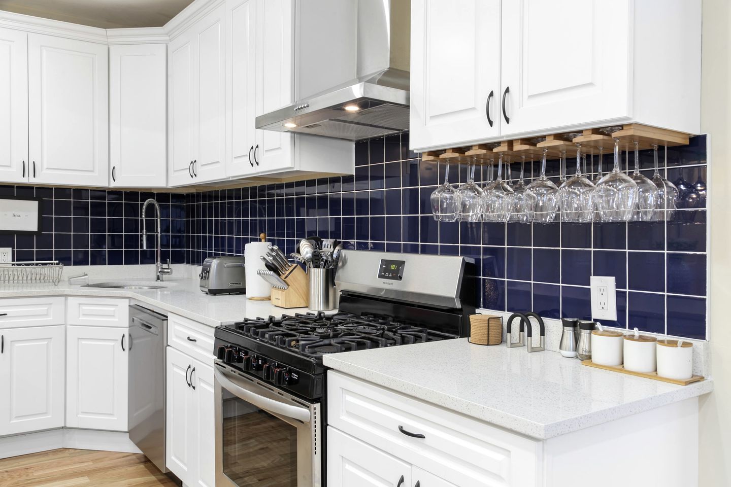 Splendid Ski Cabin with Pool Table, Jacuzzi and Large Backyard in New York