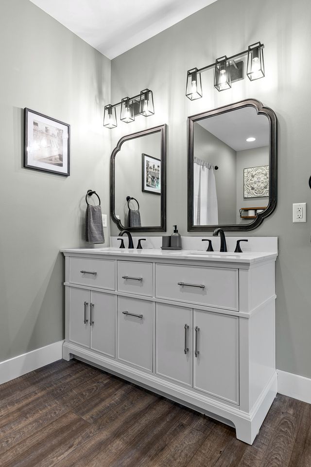 Gorgeous Cabin Surrounded by Trees in Fairview, Georgia