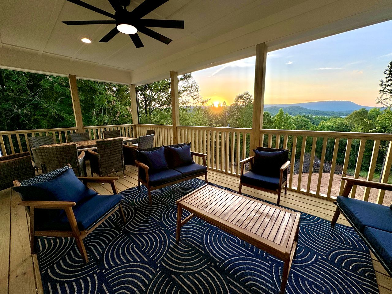 Gorgeous Cabin Surrounded by Trees in Fairview, Georgia