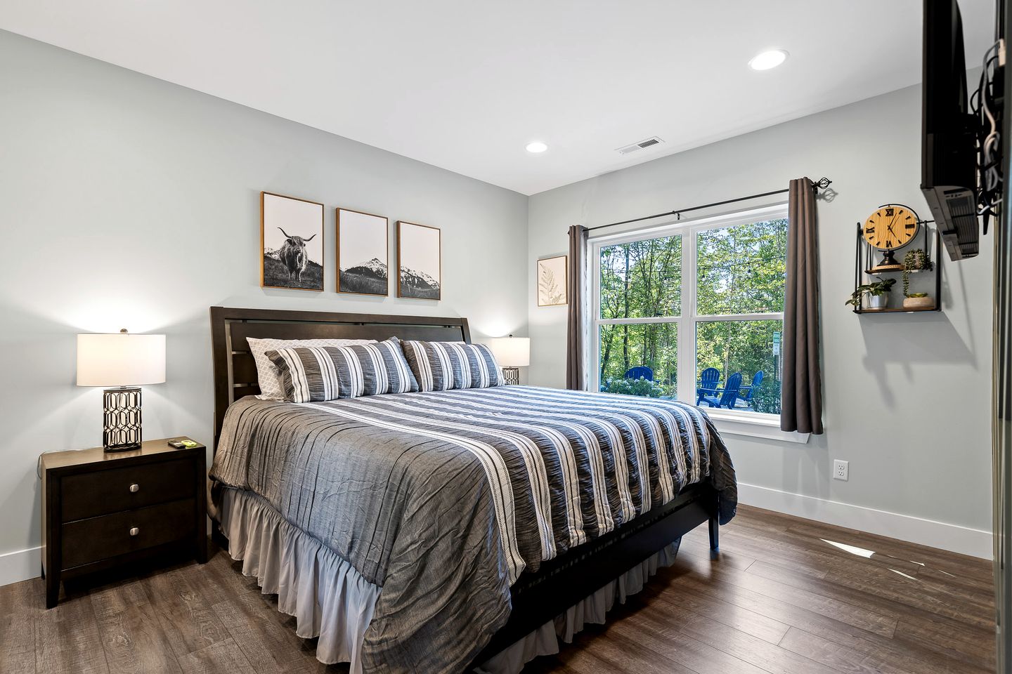 Magnificent Cabin Settled Among Trees in Fairview, Georgia